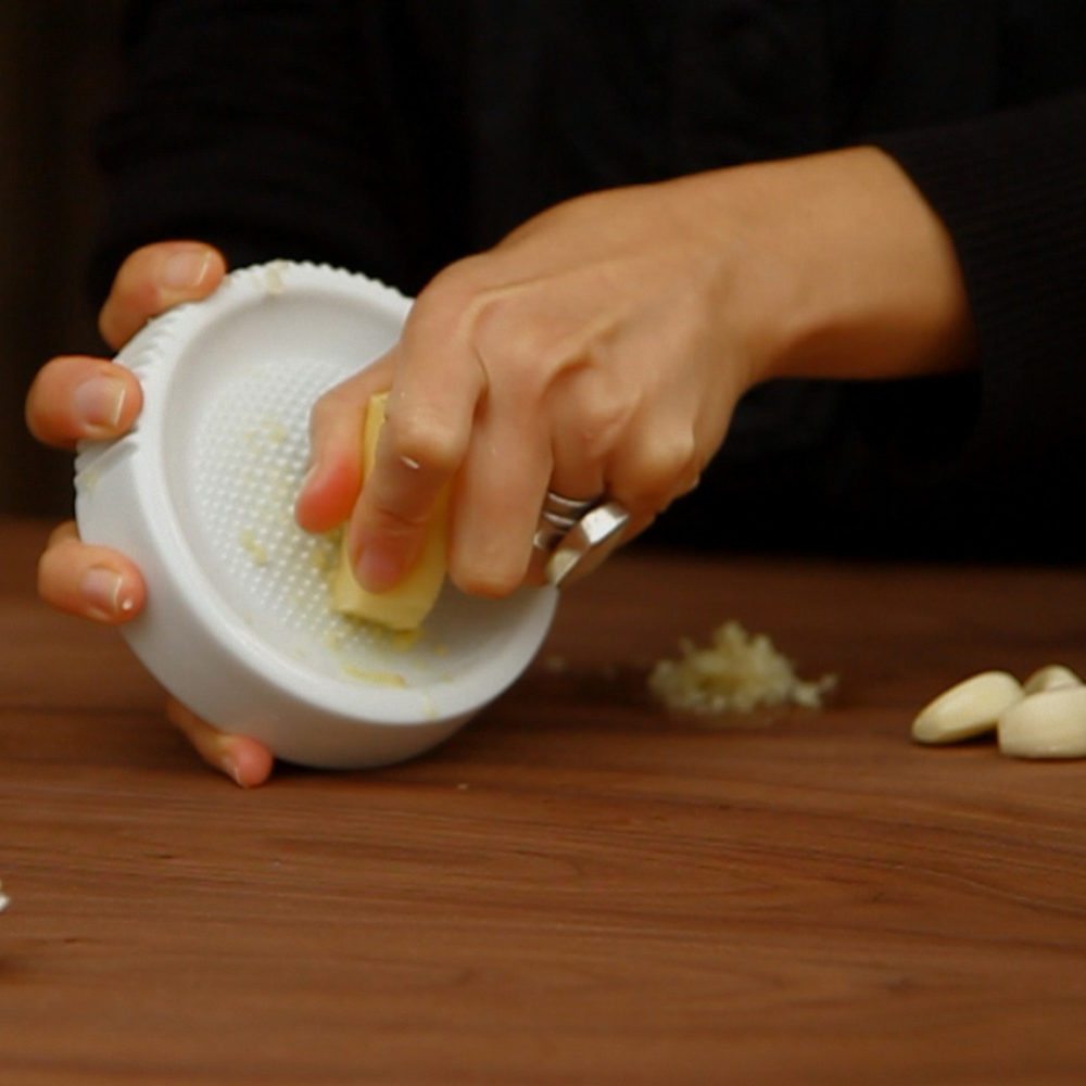 Multipurpose Garlic Tool IPPINKA