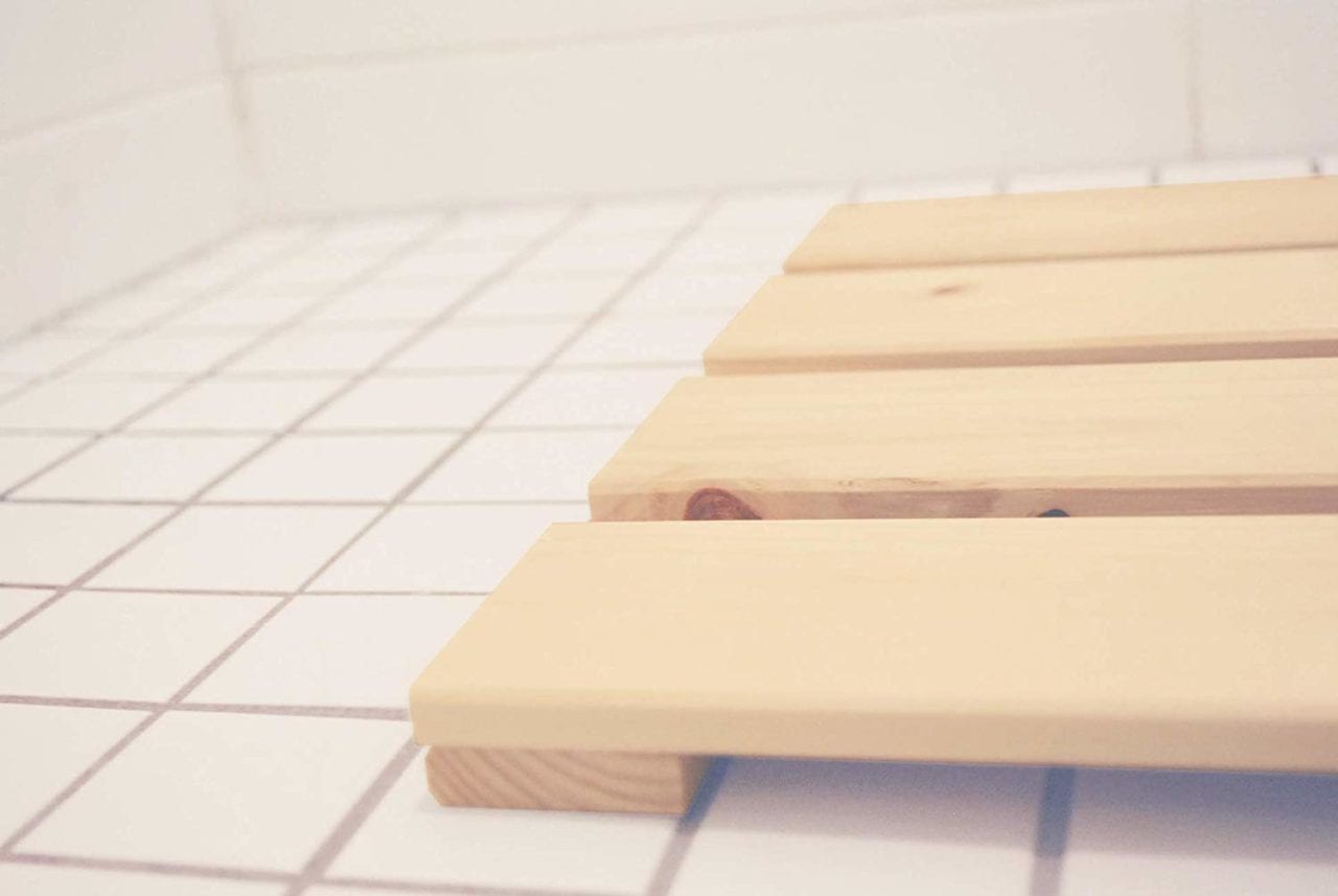 https://www.ippinka.com/wp-content/uploads/2018/07/hinoki-bath-mat-small-c.jpg