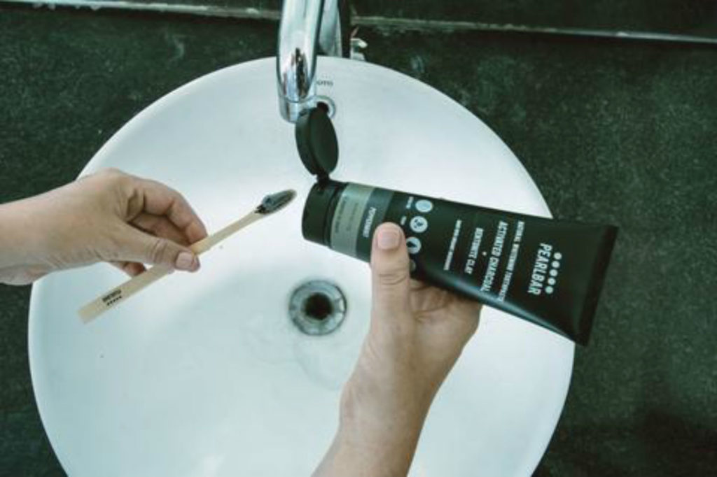 Charcoal and Bentonite Clay Toothpaste IPPINKA